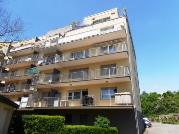 À louer : Bel Appartement 1 chambre avec garage fermé à Pétange

Emplacement privilégié : Situé Rue de la Piscine à Pétange, dans une résidence bien entretenue construite en 2007, cet appartement spacieux de 108 m² habitables vous séduira par sa luminosité et son balcon de ±16 m². Un garage box fermé est également inclus.

Détails du bien :
Le bien repose sur un terrain commun de ±43 ares et se compose de :

? Hall d'entrée

? Cuisine equipee fermée avec accès au balcon

? Double séjour lumineux avec accès au balcon (possibilité de créer une 2e chambre)

? WC séparé

? Salle de bains avec baignoire et WC

? 1 chambre à coucher

? Cave privative

? Garage box fermé inclus

Parties communes :

? Buanderie

? Local à vélos

? Local à poubelles

? Jardin commun

Atouts supplémentaires :

? Ascenseur dans la résidence

? Immeuble bien entretenu

? Proche de toutes commodités (commerces, écoles, services)

? Environnement calme et agréable

Transports et accès :

? Gare de Pétange à moins de 10 minutes à pied, avec liaison directe vers Luxembourg-Ville et la Belgique

? Accès rapide aux axes routiers : A13 (autoroute du Sud) à 5 minutes en voiture

N'attendez plus pour visiter ce bien d'exception !