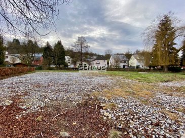 Schaus Immobilier propose à la vente ce terrain constructible, libre de tout contrat de construction d\'une surface selon le cadastre de 5a46ca.<br><br>Le terrain dispose d\'une largeur d\'environ 19 mètres et s\'apprête idéalement à la construction d\'une maison jumelée.<br><br>Le bien se trouve idéalement implanté à Echternach, à proximité de toutes les commodités tels que :<br>-	Commerces de proximité<br>-	Centre-ville d\'Echternach se trouve à quelques minutes à pied<br>-	Transports en commun et les axes de circulation<br><br>Nous sommes à votre disposition pour tout renseignement complémentaire.<br><br>Les honoraires de négociation sont à la charge du vendeur.<br>