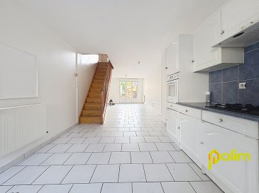 Maison de ville - terrasse et jardin .  Dans un quartier calme et proche commodités, maison de ville, comprenant au rdc : hall cuisine ouverte sur salon /séjour, terrasse et jardin. Au 1er : 2 chambres, salle de bain, sous combles : 2 chambres et salle de bains. À voir rapidement !
 Les informations sur les risques auxquels ce bien est exposé sont disponibles sur le site Géorisques : www.georisques.gouv.fr