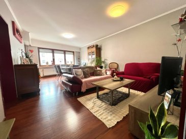 MANSO IMMO vous propose en exclusivité cet magnifique appartement idéalement situé à Esch-sur-Alzettte, proche de toutes commodités. Idéalement localisé avec +-97m2 habitables et dans une résidence bien entretenue, cet appartement baigne de lumière et offre des beaux espaces où toute famille trouvera son confort en ayant une qualité de vie idéale.

Ce sublime appartement offrant trois chambres se compose comme suit :
- Nous y accédons par ascenseur directement à la porte d'entrée. En accédant la porte d'entrée vous serez comblés par un long couloir desservant toutes les différentes pièces.  La pièce principale pleine de lumière grâce aux multiple fenêtres et son orientation optimale est un open space offrant salon / salle à manger. Avec un coin télévision idéalement agencé et donnant accès à un balcon idéalement exposé, idéal pour accueillir famille et invités. La cuisine séparée est complétement équipée offrant tout espace nécessaire et fonctionnel à chaque amateur de cuisine et donne accès à un deuxième balcon. On retrouve trois vastes et lumineuses chambres à coucher, une salle de douche avec coin buanderie et un WC séparé (débarras) complètent ce niveau.

Cette offre unique se complète par une belle cave, la location d'un emplacement intérieur de parking est possible à proximité de la propriété. 


Proche de toutes commodités nécessaires au quotidien, mais et surtout de la gare ferroviaire et autres transports publics, différents service scolaire (école primaires et lycées), toute sorte de magasins, parcs à la promenade. Cet appartement vous séduira par sa localisation et sa luminosité.

Toutes les indications sont basées exclusivement sur les informations mises à notre disposition par nos clients. Nous n'assumons aucune garantie quant à l'exactitude et l'actualité de ces indications.

Les prix affichés s'entendent frais d'agence inclus de 3% + 17%TVA. Les honoraires d'agence sont à charge des vendeurs.

Pour plus d'informations, photos ou convenir d'un rendez-vous, vous pouvez nous contacter au :
+352 24 51 33 79 info@mansoimmo.lu