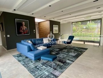 BIEN D'EXCEPTION.

Magnifique Penthouse/Duplex Meublé avec goût et de qualité, situé au calme à Luxembourg-Dommeldange, à quelques minutes du centre-ville et proche d'une gare et d'arrêts de bus.

Avec une surface habitable de +/-200m² situé au 2ième  et dernier étage, offrant :
Au Rdch: 
- belle cuisine équipée ouverte sur la salle à manger
- 1 chambre à coucher avec une salle de douche
- 1 WC séparé

A l'étage, possibilité d'y accéder par l'ascenseur:
- vaste séjour donnant accès à la grande terrasse
- 2 belles chambres à coucher donnant toutes deux à la salle de bain 
- une salle de douche, 
- une cave avec lave-linge et sèche-linge
- et un garage, plus une place à l'extérieur

Les plus:
- Mobilier  de qualité
- triple vitrage
- chauffage au sol
- Carrelage de qualité au sol
- Parquet dans les chambres.

A savoir:
- Bail d'1 an renouvelable
- 3 mois de caution
- Libre de suite
- 300€ de charges

Pour toutes informations, contactez-nous au 26.311.992 ou par mail anastasia.feron@immocontact.lu<br />EXCEPTIONAL PROPERTY.

Magnificent Penthouse/Duplex furnished with taste and quality, quietly located in Luxembourg-Dommeldange, a few minutes from the city center and close to a train station and bus stops.

With a living area of +/-200m² located on the 2nd floor, offering:
On the Rdch: 
- nice equipped kitchen open to the dining room
- 1 bedroom with a shower room
- 1 separate toilet

On the first floor, possibility of access by the elevator:
- large living room giving access to the large terrace
- 2 beautiful bedrooms both giving access to the bathroom 
- a shower room, 
- a cellar with washing machine and dryer
- and a garage, plus an outside space

The pluses:
- Quality furniture
- triple glazing
- floor heating
- Quality tiles on the floor
- Parquet in the rooms.

To know:
- 1 year renewable lease
- 3 months deposit
- Available immediately
- 300€ of charges

For all information, contact us at 26.311.992