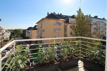 BELARDIMMO vous propose à la location un très bel appartement avec 3 chambres à coucher situé à Luxembourg-Limpertsberg.

L'appartement entièrement rénové en 2016, se trouve au deuxième étage d'un résidence très bien située, proche de toutes commodités, commerces, moyens de transports, et il se compose ainsi :

- hall d'entrée
- cuisine ouverte entièrement équipée
- living avec accès balcon 
- 3 chambres à coucher (dont une avec salle de bain privative)
- 2 salles de bains 
- WC séparé

Viennent compléter ce bien, une cave et une buanderie commune.

Il est possible de prendre en location un emplacement voiture intérieur au prix de 200€.

L'appartement est disponible à partir du 01/08/2020.

Pour toutes informations complémentaires veuillez vous adresser à Mons. Belardi au  352 621367853. 
   

 
Ref agence :AB085