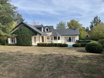 THIONVILLE ? GUENTRANGE | MAISON 280 M² ? PISCINE ? TERRAIN 26 ARES

Située dans le secteur résidentiel recherché de Guentrange, cette maison individuelle de construction traditionnelle édifiée en 1993 offre environ 280 m² habitables, sur un magnifique terrain de 26 ares avec piscine chauffée 11 × 5 m. Au rez-de-chaussée, elle comprend une entrée, un vaste salon-séjour avec cheminée et accès direct à la terrasse et à la piscine, une cuisine moderne séparée et équipée avec accès extérieur, une buanderie, une chambre avec salle de bains ainsi qu'une suite parentale avec salle de bains attenante et un WC indépendant. À l'étage : deux belles chambres, une salle d'eau avec douche à l'italienne et WC, ainsi qu'un salon actuellement aménagé en espace home cinéma. Le sous-sol accueille deux caves, le local technique de la piscine et la chaufferie. À l'extérieur, le terrain de 26 ares, la terrasse et la piscine chauffée constituent un véritable espace de détente, tout en offrant de beaux volumes autour de la maison. Un garage pour deux véhicules complète cette propriété. Prestations : double vitrage, chauffage individuel au gaz, chauffage au sol au rez-de-chaussée et radiateurs à l'étage. Une maison familiale aux volumes généreux, bénéficiant d'un environnement résidentiel et d'un terrain particulièrement appréciable, à Thionville-Guentrange.