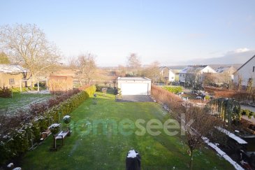 Homeseek Ville-Haute, Alain Maeck (+352 621 317 226) et Pascal Parachini (+352 691 558 848) vous proposent :

Une maison récente et très bien pensée, libre des 3 côtés sur un terrain de 5a62, avec 6 chambres et un magnifique jardin arboré. Situé à Kahler et à 10min à pied de la gare de Kleinbettingen

En entrant vous découvrez : 
•	Un hall d'entrée avec rangement
•	Un Wc séparé
•	Un salon avec feu ouvert
•	Une salle à manger s'ouvrant sur la terrasse de 26m²
•	Une cuisine ouverte et équipée
•	Une terrasse entièrement carrelé avec jaccuzzi 
•	Un jardin de (+/- 300m²) avec un double garage au fond

Continuons la visite au 1er étage :
•	Une 1ère chambre  à coucher (10,5m²)
•	Une 2ème et 3ème chambre (13,10m²)
•	Une salle de bain (9m²) avec double vasque, une douche et une baignoire
•	Une 4ème grande chambre (15,35m²) avec dressing

L'ascension se termine au 2ème niveau avec :

•	Un espace de lecture
•	Un bureau ou une 5ème chambre (14,20m²) 
•	Une dernière grande chambre (35m²) avec multiple possibilités

Nous redescendons pour terminez au sous sol :
•	Une cave (11,40m²)
•	Une grande buanderie/chaufferie (17,85m²)
•	Une 2ème cave (22,75m²) en partie utilisée en salle de musique insonorisée 
•	Une dernière pièce mais pas des moindre, une salle de cinéma équipé en 5.1 et un écran spécial (15,15m²)

Ce bien est en triple vitrage partout, consrtuit en 2012, tout est bien pensé pour faire évoluer la maison.

N'hésitez pas à nous contacter pour plus d'informations ou pour prendre rendez-vous.

Si vous louez ou vendez votre bien, ne tardez pas à contacter Alain Maeck (+352 621 317 226) ou Pascal Parachini (+352 691 558 848) pour qu'ils vous aident dans vos démarches. 

N'oubliez pas de liker notre page Facebook @homeseekvh
Ref agence :4917822-VH-AM/PP