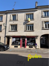 Appart F3 - centre ville PAM - situé au 2ème étage - bon éta.  Dans une petite copropriété au centre-ville, à 100m de la Place Duroc, venez découvrir cet appartement (F3) situé au 2ème étage de 59.73m2 avec hall, WC, cuisine équipée récente, séjour, 2chambres et cave.
 Chauffage centrale gaz - bon état.
 Les informations sur les risques auxquels ce bien est exposé sont disponibles sur le site Géorisques : www.georisques.gouv.fr