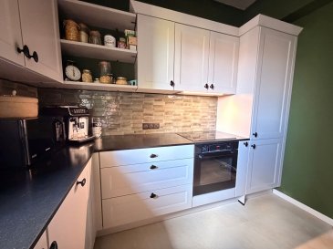 Coup de coeur à Thionviile pour cet ppartement avec 2 chambres.. Coup de coeur pour cet appartement entièrement rénové de 71 m², situé Rue du Chemin Couvert au 2ème  étage d'une petite copropriété.
Dès l'entrée, vous serez séduits par son atmosphère chaleureuse et particulièrement cosy. Il offre une entrée avec placards, un agréable salon, une salle à manger, une cuisine équipée, deux chambres, une belle salle de bains et un WC indépendant.
Deux balcons viennent compléter ce bien, ainsi qu'une cave.
Entièrement rénové avec des prestations de qualité, équipé notamment d'une porte blindée, cet appartement est en excellent état.
Les informations sur les risques auxquels ce bien est exposé sont disponibles sur le site Géorisques : www.georisques.gouv.fr » 
Contacts :
Karine Karas : 06 08 31 19 87
Copropriété de 11 lots - dont 5 lots habitation. (Pas de procédure en cours).
Charges annuelles : 1084.00 euros.
