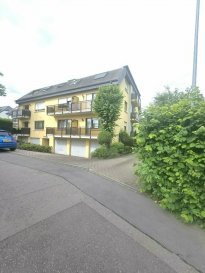** A VENDRE STUDIO ACTUELLEMENT LOUE ** 
                       IDEAL POUR INVESTIR

A vendre au sein d'une petite résidence à Mersch (situé au deuxième étage) d'une surface de +/-30 m2. 
Le studio est doté d'un hall d'entrée, d'une kitchenette équipée fonctionnelle avec espace vie et petite separation d'espace nuit, une salle de douche (lavabo, WC et douche) et petit débarras séparé et un emplacement extérieur viennent compléter ce bien. 
Au sous-sol, se trouve une buanderie commun.

Location actuelle est de 800 euros + 110 euros charges.

Ce bien bénéficie d'un emplacement pratique à proximité des commodités : 
Commerces & services 
-Supermarchés et commerces (centre de Mersch) à ± 5 min 
-Restaurants et services du quotidien à ± 5 min Éducation & Écoles fondamentales et lycée à ± 5 min Transports & accès 
-Gare de Mersch 
-Accès autoroute A7 
-Transports en commun à proximité Loisirs 
-Parc de Mersch et espaces verts 
-Centre aquatique Krounebierg et infrastructures sportives.

Pour tout renseignement complémentaire ou information veuillez nous contacter par email info@immonordstrooss.lu ou par Tél: 691 850 805.

Proposition de crédit/financement à taux compétitif auprès des banques Luxembourgeoise incluse dans nos services gratuits.