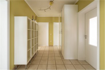 Veuillez contacter Mathieu Bossennec pour de plus amples informations :
- T : 661 521 730
- E : mathieu.bossennec@remax.lu

REMAX, Spécialiste de l'immobilier, dans la commune de Clémency vous propose ce bel appartement à la vente à Clémency.
Situé au rez-de-chaussée, avec environ 85 m² de surface utile, à proximité de l'Église et du cimetière, dans une résidence avec à peine 3 unités, joli et spacieux, il dispose de 2 chambres, d'un garage privatif, d'une grande cave privative ainsi que d'un emplacement privatif.

Très bien situé, dans un quartier résidentiel calme, vous trouverez toutes les commodités, à quelques mètres à pied. (Bus, Epicerie, Magasin, Médecin, Ecoles,...)

Il se compose comme suit :

- Un hall d'entrée accueillant et spacieux d'environ 10 m² qui dessert toutes les autres pièces.

- Une cuisine équipée et séparée, très fonctionnelle d'environ 8 m².

- Un grand salon/salle à manger d'environ 25 m², très spacieux avec différentes possibilités d'aménagements.

- Une grande salle de bain avec douche, baignoire et WC d'environ 7 m².

- Une buanderie privative, idéale pour machine à laver, sèche linge d'environ 5 m².

- Une chambre de 12.22 m².

- Une chambre de 13,03 m².

D'autres atouts importants complètent ce très bel appartement :

- Un grand garage privatif d'environ 18 m², très facile d'accès.

- Une grande cave privative d'environ 14 m², très fonctionnelle.

- Un emplacement privatif juste devant l'appartement.

De plus, la chaudière est individuelle, au gaz, très récente (Viessman) et en très bon état, ainsi que le tubage de cheminée.

Les charges sont basses (85 € / mois), chaque compteur est individuel gaz, électricité et eau. En commun : uniquement un compteur électrique pas de compteur eau en commun.

La résidence dispose de la fibre.

Pas de travaux prévus dans la copropriété.

Disponibilité à convenir.

Visite virtuelle et plan disponibles sur demande.

Frais d’agence RE/MAX : 3 % du prix de vente à la charge de la partie venderesse + TVA