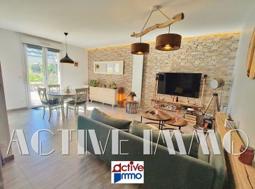 Appartement Guenange 4 pièce(s) 77 m2. COUP DE COEUR !  CHARME ET MODERNITE ! 
SECTEUR RECHERCHÉ CALME ET AGRÉABLE !

Sur la commune de Guenange, offrant un réel confort de vie avec sa proximité des commodités, écoles, commerces, grandes surfaces et proche des axes autoroutiers A30 et A31, devenez propriétaire de ce charmant appartement.
Situé au sein d'une copropriété récente de 2019 parfaitement entretenue, cet appartement F4 de 77m² au rez de chaussée avec son grand jardin, décoré avec goût et de qualité à tout pour vous plaire.

Offrant confort et modernité, il se compose d'un sas d'entrée fonctionnel avec wc indépendant, donnant sur un espace de vie spacieux et lumineux de près de 30m², avec salon-séjour ouvert sur une cuisine moderne entièrement équipée et aménagée ainsi que son coin cellier idéal pour le rangement, le tout bénéficiant d'accès direct aux extérieurs.
L'espace nuit se compose de 3 chambres de 9, 9 et 12m² dont 1 exploitée en dressing, bénéficiant toutes d'un accès direct au jardin via les portes fenêtres ainsi qu'une salle de bain équipée d'une baignoire-douche, d'une double vasque et de branchement pour machines à laver.

Les extérieurs exposés sud-est offrent d'un bel ensoleillement toute la journée et de l'espace pour vos envies de potager, coin jeux, ou autre.
Vous y apprécierez le cabanon de jardin qui apporte d'une solution de rangement très appréciable et surtout une très belle terrasse en bois de 21m² attenante à la pièce de vie, qui est équipée de 2 pergolas et d'un salon de jardin sur-mesure.

En complément, 2 places de parking privatives devant la copropriété et un local vélo à disposition.

GARANTIE DÉCENNALE / DV PVC + VOLETS roulant / CHAUDIÈRE GAZ / FIBRE / Visiophone / Aucun travaux / Extérieurs aménagée

Copropriété, gérée par FONCIA : Charges mensuelles d'environ 115€/mois comprenant électricité des parties communes, avance sur eau froide, entretien des extérieurs + et des communs, frais de syndic, assurance copro et fonds de travaux.
Aucune procédure en cours

DPE réalisé le 14/10/2026 : logement classé C pour 84 kwh/m²/an ainsi que C pour les émissions de gaz à effet de serre pour 16 kg co²/m²/an. Montant estimé des dépenses annuelles d'énergie pour un usage standard : entre 730€ et 1030€ par an. Prix moyens des énergies indexés sur l'année 2021, 2022, 2023 (abonnements compris)

Les informations sur les risques auxquels ce bien est exposé sont disponibles sur le site Géorisques : www.georisques.gouv.fr ».

A VISITER SANS TARDER ! 
Frais d'agence à charge vendeur
Votre conseiller Immobilier : Marie PETITFRERE : 06 95 67 68 76
Copropriété de 70 lots - dont 24 lots habitation. (Pas de procédure en cours).
Charges annuelles : 1380.00 euros.