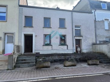 Nous vous proposons à Erpeldange Bous, à seulement 5 minutes en voiture de Remich, une maison à rénover d'une superficie de 100 m² habitables, édifiée sur un terrain de 4,28 ares.

La maison se compose au rez de chaussée d'une entrée, d'une cave, d'une salle à manger, d'une pièce cuisine, ainsi que d'un accès à la grange et à l'extérieur.

Au 1er étage, vous trouverez trois chambres, une salle de bains et une buanderie, un grenier aménageables sur dalle béton.
La maison est à rénover entièrement et offre beaucoup de potentiel.

La partie grange est d'une superficie de 23.35m² au rez de chaussée et de 17m² à l'étage, communicante avec le grenier d'environ 35² exploitables.

Pour plus d'informations, contactez Emma KLAM au +352 661 880 526 ou par mail à ekbelardimmo@gmail.com.

 ---------- 
In Erpeldange Bous, just 5 minutes by car from Remich, we offer a house to renovate with approx. 100 m² of living space, built on 4.28 ares of land.

The house comprises an entrance hall, dining room, kitchen and access to the barn and outside.

On the 1st floor, you'll find three bedrooms, a bathroom, a laundry room and a convertible attic with concrete slab.
The house is in need of complete renovation and offers lots of potential.

For further information, please contact Emma KLAM on +352 661 880 526 or by e-mail at ekbelardimmo@gmail.com.

 ---------- 
Mir bidden e Haus zu Erpeldange Bous un, dat renovéiert muss ginn, just e 5-Minutte-Fuert vu Remich ewech, mat enger Wunnfläch vun ongeféier 100 m² op engem 4,28-Acre-Grondstéck. D'Haus besteet aus engem Entrée, engem Iesszëmmer, enger Kichen an engem Zougang zum Scheier an an de Fräien.

Op der éischter Stack fannt Dir dräi Schlofkummeren, e Buedzëmmer an e Wäschzëmmer, souwéi e Späich, deen op enger Betonplack gebaut gouf a konvertéiert ka ginn. D'Haus brauch eng komplett Renovatioun a bitt grousse Potenzial. Fir méi Informatiounen, kontaktéiert w.e.g. Emma KLAM op +352 661 880 526 oder per E-Mail op ekbelardimmo@gmail.com.