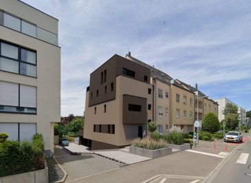 AXHOME IMMO vous propose ce beau project à Alzingen dans la commune de Hesperange.

Début travaux prévue fin 2025.

Située dans un quartier recherché, cette résidence moderne offre un cadre de vie exceptionnel. La résidence sera conçue avec des matériaux de haute qualité et une attention particulière aux détails, garantissant confort et durabilité grâce au panneaux photovoltaïque et récupération d'eau de pluie. 

**Caractéristiques principales**

Appartements spacieux 
Chaque unité est optimisée pour offrir un espace de vie lumineux et bien agencé. La résidence garantit un environnement économe en énergie.

**Sécurité** 
Entrée sécurisée avec interphone, portes blindées et système de surveillance.

**Espaces extérieurs** 
Les appartements disposent de balcons ou terrasses privatives, parfaits pour se détendre en plein air.

**Commodités :** 
Accès à des espaces communs, y compris un jardin partagé et des zones de rangement supplémentaires.

**Localisation** et **Proximité des transports en commun** 

Accès facile aux lignes de bus principales et à quelques minutes en voiture des principales autoroutes.

**Commodités locales** 
Proche de supermarchés, écoles, parcs et autres services essentiels.

**Environnement paisible** 

Située dans une rue tranquille, la résidence offre un cadre de vie serein loin du bruit de la ville.

La résidence est idéale pour ceux qui recherchent un cadre de vie moderne et confortable, tout en étant proche de toutes les commodités nécessaires.

 Duplex 2 (2e et 3e étage)

**Configuration :**
- Surface habitable : 104,8 m²
- Séjour-cuisine : 33,2 m²
- Chambre 1 (2e étage) : 14,0 m²
- Chambre 2 (2e étage) : 9,5 m²
- Chambre 3 (3e étage) : 13,1 m²
- Salle de bains (3e étage)
- Salle de douches + WC (2e étage)
- WC (3e étage)
- Buanderie
- Hall 2er étage
- Hall 3e étage
- Terrasse : 16,4 m²
- 1 emplacement garage (sous-sol)
- Cave (sous-sol)
- Jardin partagé au sous-sol

ATOUT:
CLASSE AAA
PANNEAU SOLAIRE
PANNEAU PHOTOVOLTAIQUE 
RESERVOIR D'EAU DE PLUIE Commun de 2000l
BORNE DE RECHARGE VOITURE
LOCAL VELOS
ESPACE BUANDERIE DANS LES APPARTEMENTS

**Prix garage inclu:** 1 025 000 € TVA 3%  


Ce duplex élégant et spacieux sur deux niveaux offre un espace de vie ouvert avec un balcon au 3e étage pour profiter de la vue. Avec des chambres bien agencées, une buanderie intégrée et des salles de bains modernes, cet appartement est conçu pour le confort et la praticitée. 

Les grandes fenêtres apportent une abondance de lumière naturelle, créant une atmosphère chaleureuse et accueillante.

Les prix sont affichés parkings et caves inclus TVA de 3% sous condition d'acceptation de votre dossier par l'administration de l'enregistrement et des domaines.

Les images et visualisations 3D intérieures sont à titre indicatif et pour visualisation seulement et ne représente qu’un exemple d’aménagement

Pour plus d'informations n'hésitez pas à nous contacter :
-par téléphone: +352 691911993
-par email: info@axhome.lu

Nous restons également à votre entière disposition dans le cas où vous désirez vendre ou louer votre bien. Nous prenons en charge toutes les démarches administratives liées au bien immobilier.

Nous sommes également à votre disposition pour des estimations gratuites.

 ---------- 
AXHOME IMMO bietet Ihnen dieses schöne Projekt in Alzingen in der Gemeinde Hesperange an.

Der Baubeginn ist für Ende 2025 geplant.

Diese moderne Residenz befindet sich in einem gefragten Viertel und bietet einen außergewöhnlichen Lebensraum. Die Residenz wird mit hochwertigen Materialien und Liebe zum Detail entworfen und garantiert Komfort und Nachhaltigkeit dank Photovoltaikanlagen und Regenwassernutzung.

**Hauptmerkmale**

Großzügige Apartments
Jede Einheit ist optimiert, um einen hellen und gut gestalteten Wohnraum zu bieten. Die Residenz garantiert eine energieeffiziente Umgebung.

**Sicherheit**
Gesicherter Eingang mit Gegensprechanlage, Panzertüren und Überwachungssystem.

**Außenbereiche**
Die Apartments verfügen über private Balkone oder Terrassen, die sich perfekt zum Entspannen im Freien eignen.

**Annehmlichkeiten:**
Zugang zu Gemeinschaftsbereichen, einschließlich eines Gemeinschaftsgartens und zusätzlicher Abstellflächen.

**Lage** und **Nähe zu öffentlichen Verkehrsmitteln***.

Einfacher Zugang zu den wichtigsten Buslinien und nur wenige Autominuten von den wichtigsten Autobahnen entfernt.

**Lokale Annehmlichkeiten**
In der Nähe von Supermärkten, Schulen, Parks und anderen wichtigen Einrichtungen.

**Ruhige Umgebung**

Die Residenz liegt in einer ruhigen Straße und bietet ein ruhiges Lebensumfeld fernab vom Lärm der Stadt.

Die Residenz ist ideal für diejenigen, die ein modernes und komfortables Lebensumfeld suchen und gleichzeitig in der Nähe aller notwendigen Annehmlichkeiten wohnen möchten.

 Duplex 2 (2. und 3. Stock)

**Konfiguration:**
- Wohnfläche: 104,8 m².
- Wohnzimmer mit Küche: 33,2 m².
- Schlafzimmer 1 (2. Stock): 14,0 m².
- Schlafzimmer 2 (2. Stock): 9,5 m².
- Schlafzimmer 3 (3. Stock): 13,1 m².
- Badezimmer (3. Stock)
- Duschraum + WC (2. Stock)
- WC (3. Stock)
- Waschküche
- Halle 2. Stock
- Halle 3. Stock
- Terrasse : 16,4 m².
- 1 Garagenstellplatz (Untergeschoss)
- Keller (Untergeschoss)
- Gemeinschaftsgarten (Untergeschoss)

ATOUT:
AAA-KLASSE
SOLARMODUL
PHOTOVOLTAIKANLAGE
Gemeinsamer Regenwassertank mit 2000 l Fassungsvermögen
LADESTATION FÜR AUTOS
FAHRRADRAUM
WASCHKÜCHE IN DEN WOHNUNGEN

**Preis inkl. Garage:** 1.025.000 € MwSt. 3%.


Diese elegante und geräumige Maisonette-Wohnung auf zwei Ebenen bietet einen offenen Wohnbereich mit einem Balkon im dritten Stock, von dem aus Sie die Aussicht genießen können. Mit gut geschnittenen Schlafzimmern, einem integrierten Hauswirtschaftsraum und modernen Badezimmern ist diese Wohnung auf Komfort und Zweckmäßigkeit ausgelegt.

Die großen Fenster sorgen für eine Fülle an natürlichem Licht und schaffen eine warme und einladende Atmosphäre.

Die Preise verstehen sich inklusive Parkplätze und Kellerräume und 3% Mehrwertsteuer, sofern Ihr Antrag von der Registrierungs- und Domänenverwaltung akzeptiert wird.

Die Bilder und 3D-Visualisierungen im Inneren dienen nur der Veranschaulichung und stellen nur ein Beispiel für die Einrichtung dar.

Für weitere Informationen kontaktieren Sie uns bitte:
-per Telefon: +352 691911993
-per E-Mail: info@axhome.lu

Wir stehen Ihnen auch zur Verfügung, wenn Sie Ihre Immobilie verkaufen oder vermieten möchten. Wir kümmern uns um alle administrativen Schritte, die mit der Immobilie verbunden sind.

Wir stehen Ihnen auch für kostenlose Schätzungen zur Verfügung.

 ---------- 
AXHOME IMMO offers this beautiful project in Alzingen in the commune of Hesperange.

Construction scheduled to start in late 2025.

Located in a sought-after neighborhood, this modern residence offers an exceptional living environment. The residence will be designed with high-quality materials and attention to detail, guaranteeing comfort and sustainability thanks to photovoltaic panels and rainwater recovery.

**Main features**

Spacious apartments
Each unit is optimized to offer a bright, well-appointed living space. The residence guarantees an energy-efficient environment.

**Security**
Secure entrance with intercom, armored doors and surveillance system.

**Outdoor spaces**
All apartments feature private balconies or terraces, perfect for relaxing outdoors.

**Amenities:**
Access to communal areas, including a shared garden and additional storage areas.

**Location** and **Close to public transport**.

Easy access to major bus routes and just a few minutes' drive from major freeways.

**Local amenities**
Close to supermarkets, schools, parks and other essential services.

**Peaceful surroundings**

Located in a quiet street, the residence offers a serene living environment far from the noise of the city.

The residence is ideal for those seeking a modern, comfortable living environment, yet close to all necessary amenities.

 Duplex 2 (2nd and 3rd floor)

**Configuration:**
- Living area: 104.8 sq.m.
- Living room-kitchen: 33.2 m² (33.2 sq.ft.)
- Bedroom 1 (2nd floor): 14.0 sq.m.
- Bedroom 2 (2nd floor): 9.5 sq.m.
- Bedroom 3 (3rd floor): 13.1 sq.m.
- Bathroom (3rd floor)
- Shower room + WC (2nd floor)
- WC (3rd floor)
- Utility room
- Hall 2nd floor
- Hall 3rd floor
- Terrace: 16.4 m² (terrace)
- 1 garage space (basement)
- Cellar (basement)
- Shared garden in basement

ATOUT:
CLASS AAA
SOLAR PANEL
PHOTOVOLTAIC PANEL
2000l common rainwater tank
CAR CHARGING STATION
BICYCLE STORAGE
LAUNDRY AREA IN APARTMENTS

**Price including garage:** €1,025,000 3% VAT


This elegant and spacious duplex apartment on two levels offers an open-plan living space with a balcony on the 3rd floor to enjoy the view. With well-appointed bedrooms, an integrated laundry room and modern bathrooms, this apartment is designed for comfort and practicality.

Large windows bring in an abundance of natural light, creating a warm and welcoming atmosphere.

Prices include parking and cellar, with 3% VAT subject to acceptance of your application by the Land Registry Office.

Interior 3D images and visualizations are for information and visualization purposes only, and represent only an example of layout.

For further information, please do not hesitate to contact us:
-by phone: +352 691911993
-by email: info@axhome.lu

We are also at your disposal should you wish to sell or rent your property. We can take care of all the administrative formalities associated with your property.

We are also at your disposal for free estimates.

 ---------- 
AXHOME IMMO bitt Iech dëse flotte Projet zu Alzeng an der Gemeng Hesper.

Matten an engem gesichte Beräich, bitt dës modern Residenz en aussergewéinlecht Liewensëmfeld. D'Residenz wäert mat héichqualitativen Materialien a besonnesch Opmierksamkeet op Detailer entworf ginn, fir Komfort an Haltbarkeet ze garantéieren.

** Haaptfeatures **
Raum Appartementer
All Eenheet ass optimiséiert fir en helle a gutt organiséierte Wunnraum ze bidden.
Héich Qualitéit Finishen
Interieur si mat Premiummaterialien fäerdeg, dorënner 
Thermesch an akustesch Isolatioun, Designt fir super Isolatioun ze bidden, garantéiert d'Residenz e rouegt an energieeffizient Ëmfeld dank Photovoltaik Panelen a Reewaasser Erhuelung.

**Sécherheet:**
Séchert Entrée mat Intercom, gepanzert Dieren an Iwwerwaachungssystem.
** Outdoor Raim ** 

D'Appartementer hunn privat Balkonen oder Terrassen, perfekt fir dobaussen ze relaxen.

** Ariichtungen ** Zougang zu gemeinsame Beräicher, dorënner e gemeinsame Gaart an zousätzlech Späicherberäicher.

** Location ** an ** Proximitéit zum ëffentlechen Transport **

Einfach Zougang zu grousse Busstroossen an eng kuerz Fahrt op grouss Autobunnen.

** Lokal Ariichtungen ** No bei Supermarchéen, Schoulen, Parken an aner wesentlech Servicer.

** Friddlech Ëmfeld**

Läit an enger roueger Strooss, bitt d'Residenz e rouegt Liewensëmfeld wäit vum Kaméidi vun der Stad.

D'Residenz ass ideal fir déi, déi no engem modernen a gemittleche Wunnëmfeld sichen, wärend se no bei allen.

Duplex 2 (2. an 3. Stack)

**Konfiguratioun:**

- Wunnfläch: 104,8 m²
- Wunnzëmmer-Kichen: 33,2 m²
- Schlofkummer 1 (2. Stack): 14,0 m²
- Schlofkummer 2 (2. Stack): 9,5 m²
- Schlofkummer 3 (3. Stack): 13,1 m²
- Buedzëmmer (3. Stack)
- Duschzëmmer + WC (2. Stack)
- WC (3. Stack)
- Wäschkichen
- Hall 2. Stack
- Hall 3. Stack
- Terrass: 16,4 m²
- 1 Garageplaz (Keller)
- Keller (Keller)
- Gemeinsame Gaart am Keller

**Präis mat garage :** 1.025.000 € TVA 3%


D'Präisser ginn ugewisen fir Parkplazen a Kellere mat 3% TVA ënnerleien der Akzeptanz vun Ärem Dossier vun der Aschreiwung an der Domainadministratioun.

D'Biller an Interieur 3D Visualiséierunge si fir Informatiounszwecker a nëmme fir Vuezwecker a representéieren nëmmen e Beispill vum Layout.

Fir méi Informatiounen, w.e.g. kontaktéiert eis:
- iwwer Telefon: +352 691911993
- per E-Mail: info@axhome.lu

Mir bleiwen och zur ganzer Verfügung wann Dir Är Immobilie wëllt verkafen oder lounen. Mir këmmeren eis ëm all administrativ Prozeduren am Zesummenhang mat der Immobilie.

Mir sinn och zur Verfügung fir gratis Schätzungen.