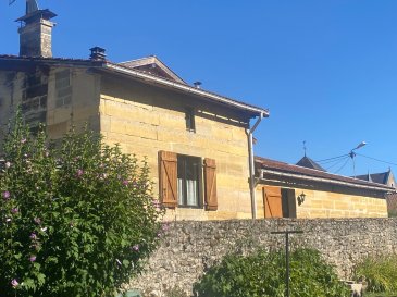 Maison atypique dans la Vallée de la Saulx comprenant Cuisine, salon, une chambre, salle d'eau avec wc, terrain. Petite maison dans un environnement paisible idéale pour un ^pied à terre ou investissement locatif. 