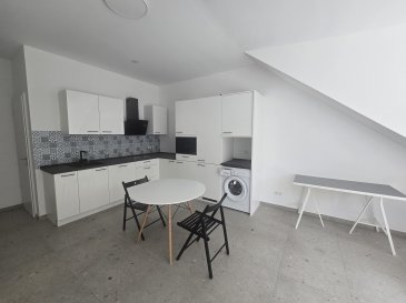 Studio meublé disponible à la location, situé dans le quartier dynamique de Cents, à Luxembourg. 167, rue de Cents L-1319.  Disponible à partri de 1er août 2026. 

Pour une visite contacter Natacha Bivort par WhatsApp + 352 661 33 44 22 ou par mail n.bivort@spaceplus.lu

Détails de la Propriété:
Nichée dans un cadre moderne et accueillant, ce studio de 37 m² représente une bonne opportunité.  Doté de prestations modernes, le studio offre le confort d'être meublé, ainsi qu'une cuisine ouverte et équipée, parfait pour les amateurs de cuisine. La salle de bains moderne est équipée d'une cabine de douche et un lavabo douche, WC séparé. Situé dans un immeuble de trois étages récemment construit (de l'année 2026) avec un ascenseur.


Commodités à Proximité:
Cents est un quartier qui combine dynamisme et tranquillité, idéal pour les jeunes actifs et les familles. On y trouve d'excellentes écoles et institutions éducatives pour tous les âges, des opportunités de shopping variées et de nombreuses options pour dîner, du restaurant classique aux endroits plus conviviaux. Les espaces verts et parcs invitent à la détente et à des activités récréatives. Cela sans oublier l'accès à des services de santé de qualité et une connectivité de transport en commun efficace, facilitant vos déplacements en ville.

Ne manquez pas cette opportunité! Programmez une visite en nous contactant via le formulaire de contact ou par téléphone. Vous serez conquis par ce studio charmant et bien situé.