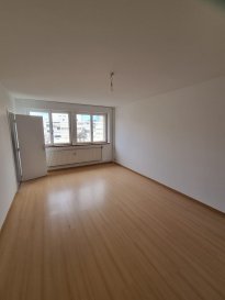 Appartement à louer Thionville. Appartement de 31 m² situé 12 rue du Bois Mortier à Thionville.

Situé au 2ème étage, il se compose d'une pièce principale de 21,40 m², une cuisine équipée de 3,4 m² ainsi qu'une salle de douche avec WC de 3,4 m².

Place de parking privative.

Loyer: 550 €
Charges: 100 €  comprenant Eau, Chauffage, Entretiens communs, adoucisseur d'eau et TEOM.
Dépôt de garantie: 550 €
Disponible de suite

Honoraires de 330 € TTC  à la charge du locataire comprenant  90 € TTC  pour l'état des lieux. Loyer de base 550 €/mois. Provision sur charges 100 €/mois, régularisation annuelle. Dépôt de garantie 550 €. Classe énergie E, Classe climat E Montant estimé des dépenses annuelles d'énergie pour un usage standard : entre 640.00 € et 910.00 € sur les années 2021, 2022 et 2023 (abonnements compris). Les informations sur les risques auxquels ce bien est exposé sont disponibles sur le site Géorisques : georisques.gouv.fr.
