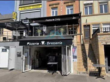 L'agence Belardimmo vous propose, idéalement située en face de la Moselle, un fonds de commerce :

Restaurant/Brasserie composé : 

D'une salle de réception intérieure pouvant accueillir 30 couverts
Une terrasse pouvant accueillir 80 personnes ainsi qu'une terrasse au premier étage pouvant accueillir 15 couverts.

Tout le matériel ainsi que le mobilier est vendu avec.
Le restaurant dispose d'une cuisine à l'étage.
Au rez-de-chaussée, des sanitaires ainsi qu'un débarras/pièce de stockage.

La terrasse est adapté pour organiser des évènements de 200 personnes.

Pour plus d'informations, contactez Emma KLAM au 661 880 526 ou par mail ekbelardimmo@gmail.com

 ---------- 
D'Agentur Belardimmo bitt Iech, ideal geleeën géintiwwer vun der Musel, e Betrib: Restaurant/Brasserie, deen ëmfaasst: e Empfangszëmmer bannen fir 30 Persounen, eng Terrass fir 80 Persounen an eng Terrass um éischte Stack fir 15 Persounen. All Ausrüstung a Miwwelen sinn am Verkaf abegraff.
De Restaurant huet eng Kichen um éischte Stack. Am Parterre sinn Toiletten an e Lagerzëmmer. D'Terrass ass gëeegent fir Evenementer fir 200 Persounen. Fir méi Informatiounen, kontaktéiert Emma KLAM op 661 880 526 oder per E-Mail op ekbelardimmo@gmail.com.