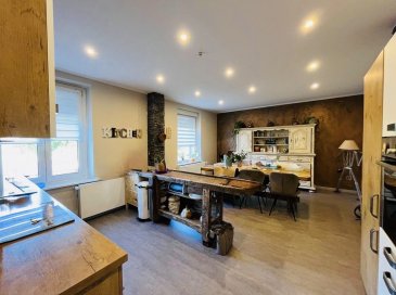 A VENDRE

Duplex de 140m2 situé à Rumelange

Rez-de-chaussée :
- Hall d'entrée
- Cuisine équipée 
- Salon /bureau
- Salle de douche

1èr étage:
- 2 chambres à coucher 
- Bureau / dressing 
- Salon 
- Salle de bains 

Sous-sol:
- 3 Cave avec raccordement buanderie
- Atelier
- Local vélo

Exterieur:
- Jardin privatif clôturé de +/- 3,8 ares
- Cuisine d'été avec raccordement d'eau et d'électricité

Bon à savoir:
- Vidéophone / Fibre optique dans le bâtiment / Vignette résidentielle

Situation agréable et tranquille

À proximité : centre-ville, école, crèche, maison relais, commerces, accès autoroute, arrêt de bus, forêt, aire de jeu.

Nous vous invitons à contacter:
Moura Jemp
Tèle: +352621216646