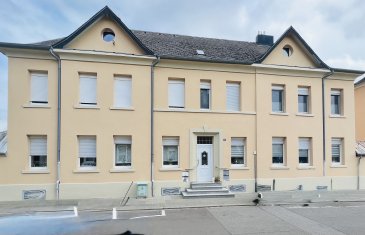 A VENDRE

Duplex de 140m2 situé à Rumelange

Rez-de-chaussée :
- Hall d'entrée
- Cuisine équipée 
- Salon /bureau
- Salle de douche

1èr étage:
- 2 chambres à coucher 
- Bureau / dressing 
- Salon 
- Salle de bains 

Sous-sol:
- 3 Cave avec raccordement buanderie
- Atelier
- Local vélo

Exterieur:
- Jardin privatif clôturé de +/- 3,8 ares
- Cuisine d'été avec raccordement d'eau et d'électricité

Bon à savoir:
- Vidéophone / Fibre optique dans le bâtiment / Vignette résidentielle

Situation agréable et tranquille

À proximité : centre-ville, école, crèche, maison relais, commerces, accès autoroute, arrêt de bus, forêt, aire de jeu.

Nous vous invitons à contacter:
Moura Jemp
Tèle: +352621216646