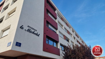 APPARTEMENT 1 PIECE / NANCY SECTEUR FAUBOURG DES III MAISONS.  En Exclusivité ! NANCY secteur Faubourg des III Maisons, proche vieille-ville (quartier très prisé). Idéal premier achat et/ou investissement locatif. À moins de 15 minutes à pied du Parc de la Pépinière et de la prestigieuse Place Stanislas, ce bien bénéficie d'un emplacement privilégié, à proximité immédiate de toutes les commodités : commerces, transports en commun, établissements scolaires et centre-ville. Appartement traversant d'une pièce principale, d'une surface de 29m2, situé au rez-de-chaussée d'une Résidence entretenue et sécurisée dénommée 'MICHELET'. Offrant : une entrée, une cuisine équipée récente, une pièce de vie avec placard de 15.07m2 et une salle d'eau avec WC. Le système de chauffage est collectif au gaz (eau et chauffage inclus dans les charges). www.agencedeboufflers.fr
Les informations sur les risques auxquels ce bien est exposé sont disponibles sur le site Géorisques : www.georisques.gouv.fr