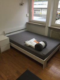 Phone : 691 384 190 / 691 262 919
Email : info@immo-aba.lu
La chambre est totalement meublée, aussi avec frigo privatif. Salles de douches (douche Italienne) et WC privatif
Toutes les charges et nettoyage de la partie commune est inclus dans le loyer. La cuisine est aussi nettoyé par la femme de ménage.
Situation privilégiée, vis-à-vis de la gare.
@ * @ * @ * @ * @ * @ * @ * @ * @ * @
Si vous avez d'appartements, des bureaux ou des maisons à vendre ou à louer, faites-nous confiance. N'hésitez pas de nous contacter pour un premier entretien :
Info : 691 262 909
Email : info@immo-aba.lu