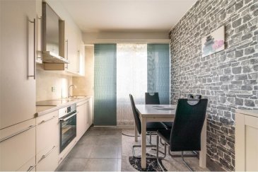 Veuillez contacter Mathieu Bossennec pour de plus amples informations :
- T : +352 661 521 730
- E : mathieu.bossennec@remax.lu

REMAX, Spécialiste de l'immobilier, dans la commune de Pétange vous propose ce magnifique appartement à la vente à Pétange.
Situé au rez-de-chaussée, dans une résidence avec seulement 6 unités, joli, spacieux et lumineux, il dispose de 3 chambres, d'un balcon, d'un garage privatif, d'une grande cave privative ainsi que 2 emplacements privatifs. 

Très bien situé, dans un quartier résidentiel calme, vous trouverez toutes les commodités, à quelques mètres à pied. (Bus, Gare, Magasin, Médecin, écoles, pharmacies, ...)

Il se compose comme suit : 

- Un hall d'entrée accueillant et spacieux qui dessert toutes les autres pièces.

- Une cuisine entièrement équipée et séparée, très fonctionnelle, éclairée par une lumière naturelle et avec un espace repas.

- Un grand salon d'environ 20 m², aussi spacieux que lumineux, donnant accès au balcon bien exposé.

- 3 belles chambres (La première de 17 m², la seconde de 14 m² et la troisième de 10 m²).

- Une salle de bain avec baignoire, évier et vasque.

- Un WC séparé.

D'autres atouts importants complètent ce très bel appartement :

- Un grand garage privatif.

- Une grande cave privative.

- Deux emplacements privatifs.

Plusieurs possibilités d'aménagements sont possibles au sein de l'appartement.
------

Une buanderie commune et une cave commune sont accessibles pour les résidents.

Pas de travaux prévus dans la copropriété. 
Belles prestations.

Visite virtuelle, livre virtuel et plan disponibles sur demande.

Frais d’agence RE/MAX : 3 % du prix de vente à la charge de la partie venderesse + TVA
