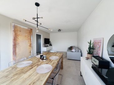 CAPITIS Sàrl vous propose à la vente ce bel appartement charmant et rénové en 2021 dans une petite résidence située dans un quartier résidentiel de Bascharage. 

Cet appartement de 66 m², situé au 3ème étage, se compose de :

- Un hall d'entrée
- Une cuisine équipée, salon/salle à manger 
- Une chambre avec un espace dressing.
- Une salle de bain avec douche italienne et WC séparé. 
- Une cave 
- Une jardin commun. 

Pour plus de renseignements, veuillez nous contacter au +352 27 40 30 30 ou sur info@capitis.lu