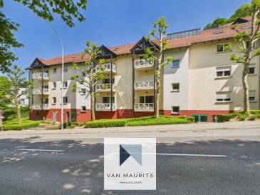 Situé à Luxembourg-Kirchberg (1A, rue de Kirchberg), au 2ième étage de la résidence «Les Terrasses du Soleil» datant de 1993, cet appartement d'une surface habitable de ± 90 m² pour une surface totale de ± 108 m² se compose comme suit:

Un hall d'entrée de ± 9 m² dessert un séjour salon/salle à manger/cuisine de ± 29 m² avec accès à un balcon de ± 4 m², 2 chambres de ± 9 et 11 m², une salle de douche de ± 3 m² (douche, lavabo, wc), une chambre de ± 21 m² avec salle de bain séparée de ± 5 m² (baignoire, lavabo, wc), une buanderie de ± 2 m² et un débarras ± 1 m².

Au sous-sol une cave de ± 4 m² et 1 emplacement de ± 14 m² complètent l'offre.

Détails complémentaires:

· Orientation sud; 
· Ascenseur ;
· Vue dégagée et sur la verdure ;
· Situation recherchée, quartier résidentiel calme à 5 min. des institutions européennes ;
· À quelques minutes en voiture du centre-ville de Luxembourg ;
· Gare de Dommeldange à 10 min. à pied ;
· Commerces (Auchan) et services à proximité ;
· Parc Laval et 2 aires de jeux accessibles à pied ;
· Jardin et aire de jeux privés pour la résidence ;
· Travaux de rafraîchissement à prévoir ;
· Belles balades dans la nature environnante.

Personne de contact: Katia Gravière au 661332 982 ou katia@vanmaurits.lu