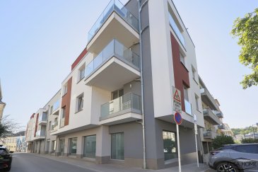 Superbe Duplex en dernier étage ? 3 Chambres  Esch-sur-Alzette (Al-Esch)

Idéalement situé au coeur d'un quartier résidentiel agréable d'Al-Esch (rue du Faubourg), découvrez ce magnifique duplex aux volumes généreux avec ascenseur, développant une surface utile totale de 185,23 m² . Alliant modernité, superbe luminosité et efficacité énergétique de premier ordre (Passeport Énergétique B B), ce bien rare se présente comme un véritable havre de paix familial, sans aucun travaux à prévoir.

Au premier niveau (3ème étage ), l'espace de vie s'ouvre sur :

Un hall d'entrée accueillant menant vers un WC séparé pour les invités.Un spacieux séjour baigné de lumière, offrant un accès direct à deux belles terrasses privatives : l'une à l'avant de 13 m² et l'autre à l'arrière de 19 m², parfaites pour vos moments de détente.

Une cuisine indépendante entièrement équipée.Un débarras pratique attenant à la cuisine, idéal comme arrière-cuisine et équipé des branchements pour lave-linge et sèche-linge.

Une première chambre à coucher avec sa salle de douche privative attenante (douche à l'italienne et WC).

À l'étage (4ème étage - 84,04 m² au sol), l'espace nuit sous combles offre un charme authentique :

Deux très belles chambres à coucher supplémentaires, spacieuses et cocooning. L'une d'elles intègre un espace dressing.

Une salle de bains complète, équipée d'une baignoire, d'une douche à l'italienne, d'un lavabo et d'un WC.

Un couloir optimisé avec de grands placards sur mesure dissimulant un espace de stockage astucieux (idéal pour les valises et objets encombrants).

Au sous-sol, le bien comprend également :

Une cave privative saine et pratique au sous-sol.Un emplacement de parking intérieur privatif et sécurisé, un confort indispensable dans le quartier.

La copropriété met à disposition un local vélos sécurisé ainsi qu'un local poubelles..

Situé à proximité immédiate des commerces, des écoles et des axes autoroutiers, ce duplex saura séduire les familles exigeantes en quête d'espace et de sérénité.

Disponibilité de suite !

Prix de présentation : 897 000 € Frais d'Agence Inclus.

Les surfaces et informations reprises dans cette annonce sont communiquées à titre indicatif et sans valeur contractuelle.

Pour toutes questions ou demandes d'informations, n'hésitez pas à nous contacter, nous serons toujours à votre service.

Agence ELSA'HOME à votre écoute pour la concrétisation de vos projets en toute confiance.

-------------------------------------------------------------------

Superb Top-Floor Duplex ? 3 Bedrooms ? Esch-sur-Alzette (Al-Esch)

Ideally located in the heart of a pleasant residential area in Al-Esch (rue du Faubourg), discover this magnificent and generously proportioned duplex with lift access. It offers a total usable floor area of 185.23 m². Combining modernity, outstanding natural light, and top-tier energy efficiency (Energy Performance Certificate: B-B), this rare property stands out as a true haven of peace for a family, with absolutely no work required.

On the first level (3rd floor), the living area opens onto:

A welcoming entrance hall leading to a separate guest toilet.

A spacious, sun-drenched living room offering direct access to two beautiful private terraces: a 13 m² front terrace and a 19 m² rear terrace, perfect for your relaxing moments.

A fully equipped independent kitchen.

A practical pantry/utility room adjacent to the kitchen, ideal for extra storage and fitted with connections for a washing machine and tumble dryer.

A first bedroom with its own en-suite shower room (walk-in shower and toilet).

Upstairs (4th floor), the attic-style night area offers an authentic charm:

Two additional very beautiful bedrooms, spacious and cozy. One of them includes a walk-in wardrobe/dressing area.

A full bathroom equipped with a bathtub, a walk-in shower, a washbasin, and a toilet.

An optimized hallway with large custom-made built-ins, concealing a clever storage space (ideal for suitcases and bulky items).

In the basement, the property also includes:

A clean and practical private cellar.

A secure indoor private parking space, an essential comfort in this neighborhood.

The co-ownership provides access to a secure bicycle room as well as a communal waste disposal room.

Located in the immediate vicinity of shops, schools, and major motorway links, this duplex will appeal to demanding families looking for space and serenity.

Available immediately!

Asking price: €897,000 Agency fees included.

The floor areas and information contained in this advertisement are provided for information purposes only and are not contractually binding.

If you have any questions or require further information, please do not hesitate to contact us. We are always at your service.

ELSA'HOME Agency is at your service to help you realize your projects with confidence.