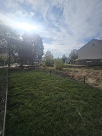TERRAIN A BATIR SANS CONTRAT
DE CONSTRUCTION a GILSDORF!

Beau terrain à bâtir avec vue sur la Sûre (rivière) dans un endroit très calme de +/- 5,13 ares sans contrat de construction  à env. 2 km de Diekirch (commerces et gare).
Sur demande avec plans d'architecte. 
Surface habitable possible env. 150 m². 
Ce terrain est idéal pour un projet résidentiel et convient parfaitement à la construction d'une maison unifamiliale.

Atouts du terrain :
- Environnement paisible avec une vue magnifique 
- Cadre verdoyant offrant une atmosphère agréable et sereine
- Écoles et infrastructures éducatives disponibles dans la commune
- Bonne connexion aux transports publics
- Construction : libre choix, pas de contrat ni d'obligation de construire

Ce terrain offre un équilibre parfait entre tranquillité rurale et proximité des services essentiels, idéal pour une famille souhaitant construire son futur foyer.

Pour tout renseignement complémentaire ou information veuillez nous contacter par email info@immonordstrooss.lu ou par Tél: 691 850 805.

Proposition de crédit/financement à taux compétitif auprès des banques Luxembourgeoise incluse dans nos services gratuits.