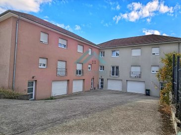 IDEAL PROJET INVESTISSEUR!

Belardimmo vous propose à la vente un lot de 4 maisons de 120m² à Himeling ( 5 Min de la frontière luxembourgeoise) situées dans une impasse résidentielle très calme et clôturée, proche de la nature.

Chaque maison compose ainsi:

Au 1er étage:
- Hall d'entrée
- Salon/séjour avec accès à un petit jardin
- Cuisine équipée ouverte
-  WC séparé

Au 1er étage:
- Salle de bain avec WC baignoire et douche italienne
- 3 chambres

Au Sous sol:
- Garage 2 voitures



Pour plus d'informations contactez Monsieur Kempf David au 00 352 621 631 841 ou par mail david.kempf16@gmail.com

 ---------- 
IDEAL FÜR INVESTITIONSPROJEKT!

Belardimmo bietet Ihnen zum Verkauf einen Satz von 4 Häusern à 120 m² in Himeling (5 Minuten von der luxemburgischen Grenze), gelegen in einer sehr ruhigen und umzäunten Wohnstraße, in der Nähe der Natur.

Jedes Haus besteht aus:

Im 1. Stock:
- Eingangsbereich
- Wohnzimmer / Esszimmer mit Zugang zu einem kleinen Garten
- Offene Einbauküche
- Getrenntes WC

Im 1. Stock:
- Badezimmer mit WC, Badewanne und italienischer Dusche
- 3 Schlafzimmer

Im Keller:
- Doppelgarage

Für weitere Informationen kontaktieren Sie Herrn Kempf David unter 00 352 621 631 841 oder per E-Mail an david.kempf16@gmail.com

 ---------- 
IDEAL INVESTOR PROJECT!

Belardimmo offers you a lot of 4 houses of 120m² in Himeling (5 minutes from the Luxembourg border) located in a very quiet and fenced residential dead-end street, close to nature.

Each house comprises:

On the 1st floor:
- Entrance hall
- Living room with access to a small garden
- Open equipped kitchen
- Separate toilet

On the 1st floor:
- Bathroom with toilet, bathtub, and walk-in shower
- 3 bedrooms

In the basement:
- Garage for 2 cars

For more information, contact Mr. Kempf David at 00 352 621 631 841 or by email at david.kempf16@gmail.com

 ---------- 
IDEAL PROJET INVESTISSEUR!

Belardimmo proposéiert Iech zu Verkaf e Set vun 4 Haiser mat 120m² zu Himeling (5 Minutte vun der lëtzebuergescher Grenz) an enger ganz roueger an zougemaachener Résidentieler Haaptstrooss, no bei der Natur.

All Haus besteet aus:

Um éischte Stack:
- Entréihall
- Sall/Openthalt mat Accès zu engem klenge Gaart
- Oppe komplett equipéiert Kichen
- Separéierten WC

Um zweeten Stack:
- Buedzëmmer mat WC, Bad an italienescher Dusch
- 3 Schlofkummeren

Am Sous-sol:
- Garage fir 2 Autoen



Fir méi Informatiounen kontaktéiert Här Kempf David um 00 352 621 631 841 oder per E-Mail david.kempf16@gmail.com