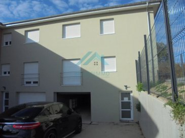 IDEAL PROJET INVESTISSEUR!

Belardimmo vous propose à la vente un lot de 4 maisons de 120m² à Himeling ( 5 Min de la frontière luxembourgeoise) situées dans une impasse résidentielle très calme et clôturée, proche de la nature.

Chaque maison compose ainsi:

Au 1er étage:
- Hall d'entrée
- Salon/séjour avec accès à un petit jardin
- Cuisine équipée ouverte
-  WC séparé

Au 1er étage:
- Salle de bain avec WC baignoire et douche italienne
- 3 chambres

Au Sous sol:
- Garage 2 voitures



Pour plus d'informations contactez Monsieur Kempf David au 00 352 621 631 841 ou par mail david.kempf16@gmail.com

 ---------- 
IDEAL FÜR INVESTITIONSPROJEKT!

Belardimmo bietet Ihnen zum Verkauf einen Satz von 4 Häusern à 120 m² in Himeling (5 Minuten von der luxemburgischen Grenze), gelegen in einer sehr ruhigen und umzäunten Wohnstraße, in der Nähe der Natur.

Jedes Haus besteht aus:

Im 1. Stock:
- Eingangsbereich
- Wohnzimmer / Esszimmer mit Zugang zu einem kleinen Garten
- Offene Einbauküche
- Getrenntes WC

Im 1. Stock:
- Badezimmer mit WC, Badewanne und italienischer Dusche
- 3 Schlafzimmer

Im Keller:
- Doppelgarage

Für weitere Informationen kontaktieren Sie Herrn Kempf David unter 00 352 621 631 841 oder per E-Mail an david.kempf16@gmail.com

 ---------- 
IDEAL INVESTOR PROJECT!

Belardimmo offers you a lot of 4 houses of 120m² in Himeling (5 minutes from the Luxembourg border) located in a very quiet and fenced residential dead-end street, close to nature.

Each house comprises:

On the 1st floor:
- Entrance hall
- Living room with access to a small garden
- Open equipped kitchen
- Separate toilet

On the 1st floor:
- Bathroom with toilet, bathtub, and walk-in shower
- 3 bedrooms

In the basement:
- Garage for 2 cars

For more information, contact Mr. Kempf David at 00 352 621 631 841 or by email at david.kempf16@gmail.com

 ---------- 
IDEAL PROJET INVESTISSEUR!

Belardimmo proposéiert Iech zu Verkaf e Set vun 4 Haiser mat 120m² zu Himeling (5 Minutte vun der lëtzebuergescher Grenz) an enger ganz roueger an zougemaachener Résidentieler Haaptstrooss, no bei der Natur.

All Haus besteet aus:

Um éischte Stack:
- Entréihall
- Sall/Openthalt mat Accès zu engem klenge Gaart
- Oppe komplett equipéiert Kichen
- Separéierten WC

Um zweeten Stack:
- Buedzëmmer mat WC, Bad an italienescher Dusch
- 3 Schlofkummeren

Am Sous-sol:
- Garage fir 2 Autoen



Fir méi Informatiounen kontaktéiert Här Kempf David um 00 352 621 631 841 oder per E-Mail david.kempf16@gmail.com