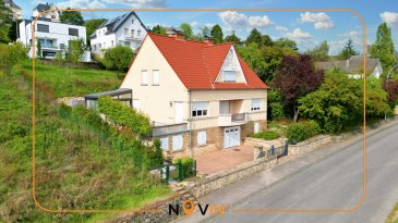 -----
English description below
-----

Maison libre de 4 côtés avec beaucoup de confort superbe vue panoramique. 

Le terrain a une superficie de 11.54ares. 

La surface habitable est d'environ 320 m2 et la surface brute +/- 420m2.

Outre un grand salon/salle à manger, il y a une grande cuisine récente avec électroménager 