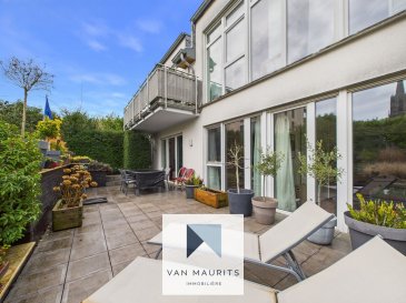 Situé au cœur de Steinsel (15, rue de l'Ecole), au calme, à 10 min. des institutions européennes de Kirchberg et du centre, cet appartement lumineux de ± de 110 m² habitables possède une grande terrasse de ± de 52 m² orientée au sud. Il se compose comme suit :

au RDC, une entrée dessert une cuisine avec salle à manger de ± 38 m² (avec une sortie sur une terrasse de ± 15 m²) et un salon de ± 27 m² orienté au sud (avec une sortie sur une terrasse de ± 37 m²) ; deux chambres de ± 10 et 22 m² ; une salle de douche de ± 5 m² (douche italienne, double vasque et wc) ; un wc séparé.

Au sous-sol : une cave privative de ± 10 m² et un garage de ± 13 m² complètent l'offre.

Visite virtuelle sur demande. 

Détails complémentaires :

· 52 m² de terrasse ;
· Orientation sud ;
· Résidence de 2007 ;
· Classe énergétique E-E ;
· Charges 350 euros/mois ;
· Situation calme ;
· Piscine Pidal, piste cyclable et vergers de Steinsel à proximité ;
· Situation recherchée, village attractif, à 15 min du centre de Luxembourg et de Kirchberg ;
· Magasins et services à 200 m (boulangerie, charcuterie, pharmacie, centre médical) ;
· Ecole et crèches à proximité directe.

Agent responsable : Katia Gravière au 661 33 29 82 ou katia@vanmaurits.lu
