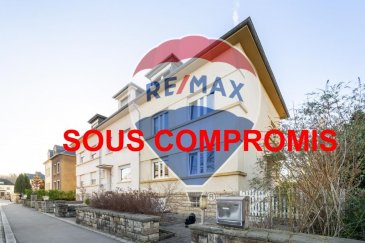 *** SOUS COMPROMIS ***

RE/MAX, spécialiste de l'immobilier à Dudelange vous propose en exclusivité à la vente cette belle maison libre des trois côtés. Elle dispose d'une superficie habitable d'environ 125 m² pour 170 m² au total. Cette demeure vous séduira par son cadre reposant, ses beaux volumes, et sa composition pleine de charme.

La maison se compose au rez-de-chaussée : d'un hall d'entrée, d'une spacieuse et lumineuse pièce de vie séjour/salle à manger d'env. 25 m² exposée Est, un WC séparé d'env. 1,5 m² et d'une cuisine équipée séparée d'env. 11 m² avec accès au balcon menant par un escalier à une terrasse et au jardin.

Au premier étage : un hall de nuit, une chambre d'env. 13 m², la deuxième chambre d'env. 12 m² et une troisième chambre d'enfant ou bureau d'env. 9 m², une salle de bain composée d'une baignoire d'env. 7 m².

Au deuxième étage : grenier aménagé avec arrivée d'eau d'env. 32 m² avec une quatrième chambre d'env. 10 m² et deux espaces de rangement (possibilité de faire un studio).

Au sous-sol : buanderie d'env. 13 m², chaufferie d'env.15 m² avec accès au jardin et un garage d'env. 16 m². 

Extérieur : une terrasse d'env. 32 m² située à l'arrière de la maison. 

Caractéristiques supplémentaires : dalles en béton au grenier, façade rénovée en 2009

- Performance énergétique : G
- Isolation thermique : H
- Chauffage : Gaz (Buderus de 2006)
- 4 chambres, 1 salle de bain, 1 WC séparé
- Terrain : 3,07 ares

Disponibilité à convenir mais possible dans un délai assez court.

La commission d'agence est inclus dans le prix de vente et supportée par les vendeurs.

SIMOES Michael
+352 691 680 986
michael.simoes@remax.lu
Ref agence :5096319