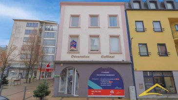 Votre agence IMMO LORENA de Pétange, partenaire de la CHAMBRE IMMOBILIERE DE Luxembourg en collaboration avec l'agence CP-IMMO (B) vous propose de découvrir cette magnifique maison de commerce idéalement située en plein centre d’Arlon.

Bénéficiant d’une surface commerciale de 150 m2, ce bien offre un espace parfaitement adaptable à tout type d’activité grâce à sa configuration pratique et à son emplacement stratégique.
Situé à deux pas de la rue piétonne d’Arlon, le bien jouit d’une très forte visibilité, renforcée par ses grandes vitrines offrant un impact commercial remarquable. Un atout majeur pour attirer aussi bien les passants que la clientèle locale.
À l’étage, vous découvrirez un spacieux appartement de 200 m2, idéal pour y habiter ou pour du logement de fonction.
Le bâtiment offre également un beau potentiel d’aménagement :
il est possible de créer deux surfaces commerciales au rez-de-chaussée ainsi que deux appartements à l’étage, permettant d’optimiser le rendement (sous réserve de l'acceptation des autorités compétentes).
Un bien idéal pour investisseurs, grâce à son emplacement premium, ses volumes et ses multiples possibilités d’exploitation, tant commerciales que résidentielles.

Pour tout contact et plus de renseignant veuillez contacter l'agence Immo Lorena Lux Sàrl:
Numéro de l'agence: +352 50 93 32
Joanna RICKAL: +352 621 36 56 40
Vitor PIRES: +352 691 761 110

L'agence ImmoLorena est à votre disposition pour toutes vos recherches ainsi que pour vos transactions LOCATIONS ET VENTES au Luxembourg, en France et en Belgique.