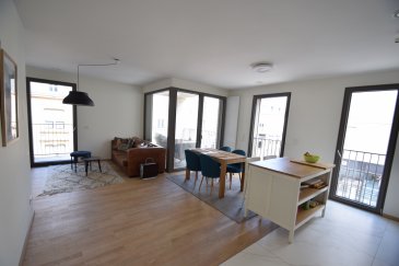 ImmoHouse vous propose à la location ce superbe appartement 2 chambres entièrement meublé idéalement située à Luxembourg-Gare.

Au sein d'une résidence récente classe energetique A-A et disposant d'une surface habitable de 86m² ce superbe appartement se compose de :

- Un agréable hall d'entrée avec placard intégré sur mesure
- Un salon/salle à manger très lumineux avec terrasse
- Une cuisine équipée ouverte sur la pièce de vie
- Deux chambres à coucher spacieuse dont une avec salle de douche privative
- Une deuxième salle de douche avec wc
- Une buanderie /espace rangement

A cela s'ajoutent: un parking intérieur privatif avec borne pour voiture electrique, une cave, une buanderie commune.

Informations complémentaires:
disponibilité : immédiate  
loyer : 2500€  
charges: 300€/mois   
caution : 2 mois de loyer  
frais d'agence: 1/2 mois de loyer plus tva pour le bailleur et 1/2 mois de loyer plus tva pour le locataire