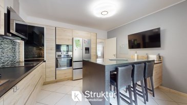 MAISON F7 + APPARTEMENT.  MAISON + APPARTEMENT 
 +++ En Exclusivité +++ Visite virtuelle sur demande ++++
 A 10 Min de THIONVILLE, dans un lotissement prisé de FAMECK, lumineuse Maison de 205 m2 habitables, idéalement située au calme dans une rue à sens unique, avec un terrain de 1595m 2 dans un quartier résidentiel, proche de toutes commodités (Commerces, gare, bus, Ecoles, crèche, à 5 min des accès A30 et A31, à 15 min en voiture du centre-ville de Thionville, 10 min de la gare de Uckange)
 Cette maison lumineuse construite en 2004, rénové et agrandie en 2022, conviendra parfaitement à une famille à la recherche d'espaces et de volumes, tout en ayant une entrée de loyers.
 Description RDC : Une Entrée, un double garage avec portes motorisées, une buanderie, une chaufferie, un cellier.
 1er étage : Une cuisine équipée neuve, indépendante donnant accès à une grande terrasse et au jardin clos, un grand salon séjour climatisé, 3 chambres climatisées 1 salle de bain contemporaines, un WC séparé.
 Dans les combles : Une immense suite parentale (environ 80 m2, pouvant servir d'appartement aussi en créant un accès extérieur) avec WC suspendu, douche italienne, meuble double vasque et dressing (le tout de chez MEQUISA et réalisé en 2021) un coin salon, et bureau.
 A l'extérieur : une très grande terrasse en lame PVC, une citerne d'eau de 5000L enterrée avec pompe électrique, un jardin clos de 1595m2 et arboré avec vue dégagée (Piscine enterrée possible), 2 places de parking devant le garage
 Au RDC, un studio de 42m2 loué meublé 679,00 EUR (bail de 1 an) avec entrée indépendante
 Prestations :

Construction de 2004
Dalle béton, construction traditionnelle avec isolation par l'intérieur
Chauffage au sol
Climatisation neuve (SAMSUNG)
Chauffage et Production d'eau chaude par chaudière gaz (neuve (2022)
Double vitrage avec volets roulants
Cuisine équipée, plaque de cuisson, four, réfrigérateur, hotte
Sols des chambres en parquet stratifié, espace vie, cuisine, dégagement, wc et salles de bains en carrelage.
Adoucisseur d'eau,
Garage avec portes sectionnelles motorisées
Nombreux travaux effectué en 2021 et 2022

 Pour plus d'informations ou organiser une visite, contactez-nous
 Honoraires charge vendeur inclus dans le prix de vente
 DPE : B/B
 Estimation des coûts annuels d'énergie du logement Les coûts sont estimés en fonction des caractéristiques de votre logement et pour une utilisation standard sur 5 usages (chauffage, eau chaude sanitaire, climatisation, éclairage, auxiliaires) voir p.3 pour voir les détails par poste. entre 1 130 EUR et 1 580 EUR par an Prix moyens des énergies indexés au 1er janvier 2021 (abonnements compris)
  Géorisques Les informations sur les risques auxquels ce bien est exposé sont disponibles sur le site : www.georisques.gouv.fr
 La présente annonce immobilière a été rédigée sous la responsabilité éditoriale de M. Deniz KARA EI (ID 798 172 458), mandataire indépendant en immobilier (sans détention de fonds), agent commercial de la SASU STRUKTUR IMMOBILIER immatriculé au RSAC de Metz sous le numéro 835 175 365, titulaire de la carte de démarchage immobilier pour le compte de la société SASU STRUKTUR IMMOBILIER.
 Retrouvez tous nos biens sur notre site internet www.struktur-immobilier.com