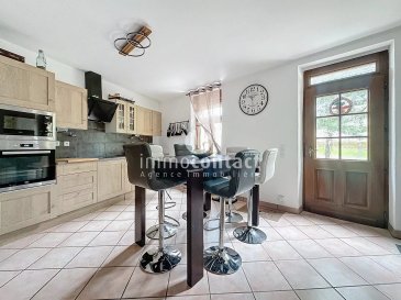 L'agence immobilière Immo-Contact vous propose cette belle maison de +/− 90m² au total située à Hemstal.

Idéalement située à moins de 2 minutes de la maison relais, de la crèche et d'une école primaire, la maison est idéale pour une jeune famille.
Vous retrouverez à proximité immédiate, parking gratuit et arrêt de bus, idéal pour les déplacements vers toute direction.
Toutes les premières commodités aux alentours (pharmacie, médecin, boulangerie etc.), la situation est idyllique.

La maison, se compose comme suit :

Rez-de-chaussée :
- Cuisine équipée ouverte avec espace salle à manger
- Salon
- Wc séparé
- 2 Terrasses

1er étage :
- Hall de nuit
- 3 Chambres à coucher
- Salle de bain et WC

Grenier aménagé en chambre avec dressing

Sous-sol :
- Buanderie
- Cave 

A savoir :
La façade refaite en 2023
Toiture isolée en 2022

Disponibilité à convenir.

Visites possibles en semaine et le samedi.

Pour toutes informations contactez-moi au +352 621 391 355

Estimation de votre bien (sous 48h), contactez nous +352 26 311 992 ou sur info@immocontact.lu.<br /><br /> ---------- <br />Immo-Contact real estate agency offers you this beautiful house of +/− 90m² in total located in Hemstal.

Ideally located less than 2 minutes from the Maison Relais, crèche and elementary school, the house is ideal for a young family.
Nearby, you'll find free parking and a bus stop, ideal for commuting in any direction.
All amenities are nearby (pharmacy, doctor, bakery, etc.), making this an idyllic location.

The house is composed as follows

First floor:
- Open-plan fitted kitchen with dining area
- Living room
- Separate toilet
- 2 terraces

1st floor :
- Night hall
- 3 bedrooms
- Bathroom and WC

Attic converted into bedroom with dressing room

Basement :
- Laundry room
- Cellar 

Good to know:
Facade redone in 2023
Roof insulated in 2022

Availability to be agreed.

Visits possible on weekdays and Saturdays.

For further information, please contact me on +352 621 391 355

For an estimate of your property (within 48 hours), please contact us on +352 26 311 992 or visit info@immocontact.lu.