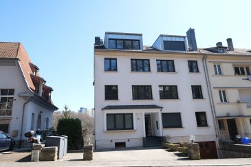 Luxembourg Limpertsberg, 59, rue des Glacis, dans un immeuble entièrement rénové, beau studio de 34 m2 au premier étage sans ascenseur et comprenant : entrée, pièce principale, placards, cuisine équipée neuve, salle de douche avec WC, cave, buanderie commune. Libre le 15 août 2025.
Loyer de 1.490 euros + charges forfaitaires de 250 euros. Electricité et internet en plus. Caution : 2 mois de loyer, Frais d'agence : 1 mois de loyer, réparti à 50/50 entre locataire et bailleur. Contact et visites : Arianna GHITTINO arianna@parkagence.lu téléphone 691 205 573 et Rosalba MAITRE émail : rosalba@parkagence.lu 691 550 189