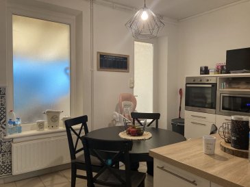 Maison - 65m ². PANETTA IMMOBILIER vous propose une maison de ville SANS TRAVAUX ! Proche de toutes commodités !

Cour sur l'avant

-rez-de-chaussée: dégagement, salon, cuisine équipée avec accès véranda et jardin avec remise (double accès à la maison), w-c séparés

-étage: dégagement, 2 chambres, salle d'eau (douche), 1 pièce bureau, 

-combles isolés aménageables pour une troisième chambre

-sous-sol: cave

NB: assainissement au tout à l'égout, double vitrage PVC récent, toiture isolée, chaudière gaz de 2015. Possibilité de créer un garage sur l'arrière.

Pour infos et visites, Rocco PANETTA au 06 88 56 77 94 (laisser message si répondeur)

Les informations sur les risques auxquels ce bien est exposé sont disponibles sur le site Géorisques : www.georisques.gouv.fr