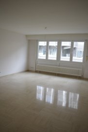 For English, see below please !
A vendre à côté du centre Hamilius, dans une rue sans grande circulation (future zone piétonne), endroit très apprécié, dans une jolie résidence, très noble, belle surface bureaux de salon + 2 chambres + CUISINE séparée.
Surface habitable : -/+100 m² (sans les murs intérieurs : -/+95 m²)
Surface Balcon : 1,39 m²
Surface de la cave : 6,57m²
English :
For sale next to the centre Hamilius, in a street without much traffic (future pedestrian area), place very appreciated, in a nice residence, very noble, beautiful 3 rooms office with a separate kitchen.
Habitable area:-/ 100 m² (without interior walls : -/+95 m²)
Surface of the Balcony : 1.39 m²
Surface of the cellar: 6.57 m².
INFO : 691 262 909 / 2620 3910
Email : info@immo-aba.lu