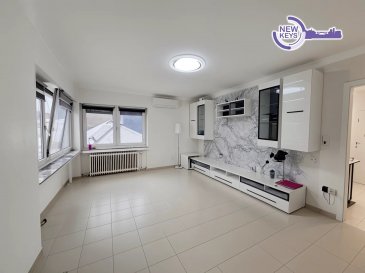 Appartement à vendre 2 chambres à Altwies
ENGLISH VERSION BELOW

Découvrez ce charmant appartement de 77m², idéalement situé à Altwies, au cœur de la commune de Mondorf-les-Bains.
Situé au premier étage d'une résidence calme de seulement 4 unités, cet appartement bénéficie d'un cadre de vie paisible tout en étant proche de toutes les commodités.

Caractéristiques principales :

Superficie d'environ 77m²
Deux chambres à coucher
Une salle de bains
Une cave / Buanderie privative
Jardin commun
Emplacements de parkings commun juste devant la résidence

Distribution des pièces :

Entrée accueillante
Séjour lumineux avec climatisation
Salle de bains entièrement rénovée
Cuisine neuve, moderne et fonctionnelle
Chambre parentale avec dressing et climatisation
Deuxième chambre avec dressing attenant

Profitez du confort moderne avec deux climatiseurs assurant une température agréable tout au long de l'été.

Un emplacement privilégié :

Arrêt de bus à moins de 50 mètres
Écoles publiques à moins d'1 km
Proximité de l'École Internationale de Mondorf-les-Bains (sections française, anglaise et allemande)
Accès rapide aux autoroutes, commerces et transports en commun


N'hésitez pas à nous contacter au +352 691 216 830 ou par mail smarrocco@newkeys.lu pour plus d'informations et/ou une éventuelle visite.


Les prix s'entendent frais d'agence inclus dans le prix et payable par le vendeur.

Nous recherchons en permanence pour la vente et pour la location, des appartements, maisons, terrains à bâtir pour notre clientèle déjà existante.
N'hésitez pas à nous contacter si vous avez un bien pour la vente ou la location.
Estimation gratuite.

**** Découvrez tous nos autres biens sur notre site **** www.newkeys.lu****

---------------------------------------------------------

 ---------- 
Discover this charming 77m² fully renovated apartment, ideally located in Altwies, in the heart of the commune of Mondorf-les-Bains.

Situated on the first floor of a quiet residence of only 4 units, this apartment enjoys a peaceful living environment while being close to all amenities.

Key features:

Surface area of approximately 77m²
Two bedrooms
One bathroom
A private basement with laundry facilities
Communal garden,
Communal parking spots directly in front of the building.

Rooms layout:

Welcoming entrance
Bright living room with air conditioning
Fully renovated bathroom
New, modern, and functional kitchen
Master bedroom with dressing room and air conditioning
Second bedroom with en-suite dressing room
Enjoy modern comfort with two air conditioning units ensuring a pleasant temperature throughout the summer.

A privileged location:

Bus stop less than 50 meters away
Public schools less than 1 km away
Close to the International School of Mondorf-les-Bains (French, English, and German sections)
Quick access to highways, shops, and public transport


Do not hesitate to contact us at +352 691 216 830 or by email smarrocco@newkeys.lu for more information and/or a possible visit.

Prices are agency fees included in the price and payable by the seller.

We are constantly seeking apartments, houses, and building plots for sale and rent for our existing clientele.
Do not hesitate to contact us if you have a property for sale or rent.
Free estimate.

**** Discover all our other properties on our website **** www.newkeys.lu***
