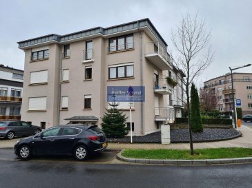 Appartement lumineux, en très bon état, comprenant:
Hall d\'entrée avec vestiaire (Porte de sécurité), cuisine équipée avec table et 2 chaises, living avec terrasse, salle de douche meublée, 1 chambre à coucher, cave avec fenêtre, garage fermée.
A proximité du centre hospitalier, arrêt bus à quelques pas.
Ref agence : 726123