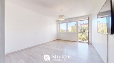 .  METZ GARE/MUSE : Appartement 3 pièces - 74,41 m2 - Terrasse Sud, cave et garage


 Situé au 3e étage avec ascenseur d'un immeuble de standing construit en 1975, cet appartement traversant développe une surface habitable de 74,41 m2. Il bénéficie d'une terrasse de 10 m2 exposée sud, d'une vue dégagée et d'une belle luminosité. La résidence, sécurisée et bien entretenue, est équipée d'un ascenseur.

 Le hall d'entrée dessert une cuisine équipée prolongée d'un cellier/buanderie et un salon donnant sur la terrasse. 
 Un dégagement avec placard mène à une première chambre avec dressing et accès direct à la terrasse, à une seconde chambre, à une salle de bains ainsi qu'à un wc avec lave-mains.

 Au sous-sol, une cave et un garage complètent le bien.

 Aspects techniques : Menuiseries PVC double vitrage et volets roulants. Chauffage et production d'eau chaude collectifs. Visiophone. Résidence sécurisée avec ascenseur, Cuisine équipée.

 Le secteur : Le bien se situe à la charnière du Sablon et du quartier de l'Amphithéâtre. La gare de Metz est accessible à pied en quelques minutes, tout comme le centre commercial Muse, le Centre Pompidou-Metz et le centre-ville, à 10 minutes. 
 L'accès à l'A31 s'effectue par l'échangeur Metz-Centre, à quelques minutes en voiture, ce qui place le secteur dans une position favorable pour les trajets vers Thionville, Nancy, Paris et le Luxembourg. 
 Nombreux commerces de proximité, écoles et lignes de bus, dont le Mettis, desservent le quartier.

 DPE : E/E
 Estimation des coûts annuels d'énergie du logement entre 2 030 EUR et 2 790 EUR par an
 nombre de lots : 20 principaux et 39 au total
 Quote part charges annuelles : 2885 EUR (provision chauffage et production d'eau chaude incluse )
 Honoraires charge Vendeur
 Infos et visites : Contactez Régis au 06 03 40 96 27
