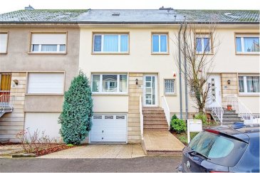 - SOUS COMPROMIS -

Veuillez contacter Joao Ferreira pour de plus amples informations :
- T : 691 298 136
- E : joao.ferreira@remax.lu

RE/MAX Select, Spécialiste de l'immobilier à Luxembourg, vous propose, en exclusivité, cette charmante maison située dans le quartier très prisé de Gasperich.

D'une surface habitable de 140 m², cette maison se compose d'un hall d'entrée, d'un WC séparé, d'un très grand salon donnant accès sur un balcon et d'une charmante cuisine qui vous permettra également d'accéder au balcon.

Au premier étage, cette maison dispose d'une grande salle de bain avec douche et baignoire, de deux chambres de 15 m² et 19 m² ainsi que d'un bureau/chambre de 10 m².

Au deuxième et dernier étage vous trouverez une quatrième chambre de 15 m² et deux débarras d'environ 5 m² et 4 m².

Un garage, une grande cave et un beau jardin, sans vis à-vis, complètent la maison.

La façade et la toiture on été entretenues récemment, la maison est équipée de fenêtres triple vitrage et de volets électriques.

N'hésitez pas à nous contacter pour toute information complémentaire.

Frais d’agence RE/MAX : à la charge de la partie venderesse + TVA
