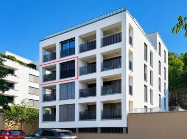 * Résidence « Les Hêtres » sur les hauts de Dommeldange dans le domaine Green Hill, quartier calme entouré de verdure et allées arborées *

Bel appartement lumineux et spacieux de 94,35 m² au 3ème étage avec 2 chambres à coucher, Loggia de 6.28 m² (exp. Ouest), Cave & Parking privatifs situé dans une résidence moderne de 2013. 
(adresse: 6 rue Chingiz T. Aitmatov L-1161 Luxembourg-Dommeldange)

L'appartement se compose comme suit:
==============================
- Hall d'entrée, couloir vers séjour et Hall de nuit vers chambres
- Living spacieux donnant sur cuisine équipée de 42,60 m² avec accès à la Loggia
- Cuisine entièrement équipée avec îlot central
- Loggia de 6.28 m² (exposition Ouest)
- Chambre à coucher n°1 de 15,70 m² 
- Chambre à coucher n°2 de 11,60 m² 
- Salle de bains spacieuse entièrement équipée avec baignoire et cabine de douche (7,60 m²)
- WC séparé (1,7 m²)
- Emplacement privatif pour m.à.l. dans buanderie commune 
- Cave privative de 6.47 m² 
- Parking privatif spacieux de 13.54 m² (5.10 m x 2.69 m)

Divers:
=====
- Parquet sur toute la surface de l'appartement (sauf côté cuisine, SDB et WC séparé)
- Chauffage au sol
- Triple vitrage
- Passeport Energie AB (faible consommation) - chauffage à distance (Fernwaerme)
- Internet par fibre optique
- Ascenseur
- Concierge sur site disponible 24/24 pour tout le domaine Green Hill
- Charges mensuelles tout compris +- 390 €

- Résidence en excellent état - aucun frais à prévoir 

Situation:
=======
- Arrêt de Bus du VDL (Ligne 3) quasi devant la porte
- Gare ferroviaire de Dommeldange accessible en 8 min à pied
- Le Kirchberg accessible en 10 minutes en voiture
- Centre-ville de Luxembourg accessible en 12 minutes 
- Cloche d'Or accessible en 17 minutes en voiture
- Accès facile au réseau autoroutier à proximité
- Le bien est idéalement situé car à proximité immédiate des écoles, crèches, pharmacie, commerces et restaurants 





* Wohnanlage ?Les Hêtres? auf den Anhöhen von Dommeldange in der Green-Hill-Siedlung, einem ruhigen Viertel, umgeben von viel Grün und von Bäumen gesäumten Alleen *

Schöne, helle und geräumige Wohnung mit 94,35 m² im 3. Stock mit 2 Schlafzimmern, einer 6,28 m² großen Loggia (Westausrichtung), eigenem Keller und Parkplatz in einer modernen Wohnanlage aus dem Jahr 2013. 
(Adresse: 6 rue Chingiz T. Aitmatov L-1161 Luxemburg-Dommeldange)

Die Wohnung ist wie folgt aufgeteilt:
==============================
- Eingangsbereich, Flur zum Wohnzimmer und Flur zum Schlafbereich mit den Schlafzimmern
- Geräumiges Wohnzimmer mit Zugang zur 42,60 m² großen Einbauküche und Zugang zur Loggia
- Voll ausgestattete Küche mit Kochinsel
- 6,28 m² große Loggia (Westausrichtung)
- Schlafzimmer Nr. 1 mit 15,70 m² 
- Schlafzimmer Nr. 2 mit 11,60 m² 
- Geräumiges, voll ausgestattetes Badezimmer mit Badewanne und Duschkabine (7,60 m²)
- Separates WC (1,7 m²)
- Privater Stellplatz für die Waschmaschine im gemeinschaftlichen Waschraum 
- Privater Keller von 6,47 m² 
- Geräumiger privater Parkplatz mit 13,54 m² (5,10 m x 2,69 m)

Sonstiges:
=====
- Parkettboden in der gesamten Wohnung (außer im Küchenbereich, im Badezimmer und im separaten WC)
- Fußbodenheizung
- Dreifachverglasung
- Energieausweis Klasse AB (niedriger Energieverbrauch)
- Glasfaser-Internet
- Aufzug
- Hausmeister vor Ort, rund um die Uhr für die gesamte Green-Hill-Anlage verfügbar
- Monatliche Nebenkosten pauschal ca. 390 €

- Wohnanlage in ausgezeichnetem Zustand ? keine weiteren Kosten zu erwarten 

Lage:
=======
- Bushaltestelle der VDL (Linie 3) praktisch vor der Haustür
- Bahnhof Dommeldange in 8 Minuten zu Fuß erreichbar
- Der Kirchberg ist in 10 Minuten mit dem Auto erreichbar
- Das Stadtzentrum von Luxemburg ist in 12 Minuten erreichbar 
- Cloche d'Or ist in 17 Minuten mit dem Auto erreichbar
- Einfacher Zugang zum nahegelegenen Autobahnnetz
- Die Immobilie ist ideal gelegen, da sich Schulen, Kindertagesstätten, eine Apotheke, Geschäfte und Restaurants in unmittelbarer Nähe befinden 





* 