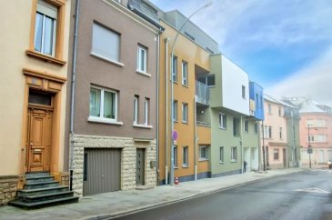 Immo Losch vous propose à la location cet appartement de +/− 45 m² situé à Luxembourg-Bonnevoie.

Composition :

Hall d'entrée

Cuisine ouverte

Séjour

WC séparé

1 chambre à coucher

Salle de douche

Buanderie commune

Cave

Magnifique jardin à partager, idéal pour profiter des beaux jours

Local vélo

Conditions particulières :

Animaux non acceptés

Disponible de suite

Conditions financières :

Loyer mensuel : 1 500 €

Provisions pour charges : 300 €

Dépôt de garantie : 3 000 €

Frais d’agence : 1 mois de loyer + TVA 17 % = 1 755 € TTC, répartis équitablement entre le locataire et le propriétaire, soit 877,50 € TTC à la charge de chacune des parties.

Pour toute information complémentaire ou pour convenir d’une visite, contactez notre agence Immo Losch au +352 26 53 26 11 ou par e-mail à info@immolosch.lu

 ---------- 
Immo Losch bietet Ihnen diese ca. 45 m² große Wohnung zur Miete in Luxemburg-Bonneweg an.

Aufteilung:

Eingangsbereich

Offene Küche

Wohnzimmer

Separates WC

1 Schlafzimmer

Duschbad

Gemeinsame Waschküche

Keller

Wunderschöner Gemeinschaftsgarten, ideal zum Entspannen an sonnigen Tagen

Fahrradraum

Besondere Bedingungen:

Haustiere sind nicht erlaubt

Sofort verfügbar

Finanzielle Konditionen:

Monatsmiete: 1.500 €

Nebenkostenvorauszahlung: 300 €

Kaution: 3.000 €

Maklergebühr: 1 Monatsmiete + 17 % MwSt. = 1.755 € inkl. MwSt., zu gleichen Teilen zwischen Mieter und Vermieter aufgeteilt, d. h. 877,50 € inkl. MwSt. pro Partei.

Für weitere Informationen oder zur Vereinbarung eines Besichtigungstermins kontaktieren Sie bitte unser Büro Immo Losch telefonisch unter +352 26 53 26 11 oder per E-Mail an info@immolosch.lu

 ---------- 
Immo Losch is pleased to offer this 45 m² apartment for rent in Luxembourg-Bonnevoie.

Layout:

Entrance hall

Open-plan kitchen

Living room

Separate WC

1 bedroom

Shower room

Communal laundry room

Cellar

Beautiful shared garden, perfect for enjoying sunny days

Bicycle storage

Special conditions:

Pets are not allowed

Available immediately

Financial conditions:

Monthly rent: €1,500

Advance on charges: €300

Security deposit: €3,000

Agency fee: 1 month’s rent + 17% VAT = €1,755 incl. VAT, equally shared between the tenant and the landlord, i.e. €877.50 incl. VAT per party.

For more information or to arrange a viewing, please contact our Immo Losch agency by phone at +352 26 53 26 11 or by email at info@immolosch.lu