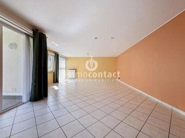 L'agence immobilière Immo-Contact vous propose ce magnifique appartement lumineux de +/− 115 m², situé au 1er étage, dans une rue calme à Bereldange, à proximité du centre-ville et à quelques minutes de Luxembourg-Ville.

Grâce à ses beaux volumes, sa luminosité et son agencement fonctionnel, cet appartement offre un cadre de vie confortable et agréable. Il conviendra parfaitement à un couple ou à une jeune famille à la recherche d'un bien spacieux, lumineux et idéalement situé.

La tres belle commune de Bereldange offre un cadre de vie agréable et paisible, tout en permettant de rejoindre rapidement Luxembourg-Ville. Les commerces de proximité, écoles, transports en commun et différentes commodités sont facilement accessibles.

Situé au 1er étage, l'appartement se compose comme suit :

- Hall d'entrée avec placard encastré
- WC séparé
- Très spacieux et lumineux salon offrant un bel espace de vie avec accès terrasse exposée Sud Ouest
- Cuisine équipée séparée avec accès terrasse exposée Sud-Ouest (possibilité d'en faire une 3ème chambre)
- 2 chambres à coucher, dont une chambre principale de +/− 20 m²
- Salle de bain avec douche, WC et fenêtre

Un jardin vient compléter ce bien, offrant un agréable espace extérieur qui pourra facilement être aménagé en coin jeux pour les enfants ou en espace convivial pour profiter en famille ou avec des amis, des belles journées d'été .

Un garage avec deux emplacements de stationnement en enfilade, deux emplacements de parking extérieurs ainsi qu'un espace cave viennent également compléter ce bien.

Un bien complet et confortable, idéalement situé pour profiter d'un environnement calme tout en restant proche de toutes les commodités et de Luxembourg-Ville.

Pour toutes informations, contactez-moi au +352 621 391 355.

Estimation de votre bien (sous 48h), contactez-nous au +352 26 311 992 ou sur [info@immocontact.lu](mailto:info@immocontact.lu).