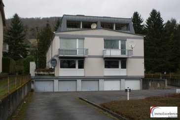 IMMO EXCELLENCE vous propose en exclusivité ce joli studio d\'une surface habitable de 35 m2 situé au rez-de-chaussée d\'une petite résidence. Le studio se compose d\'un hall d\'entrée, d\'une grande pièce servant de double séjour ainsi que chambre-à-coucher, d\'une salle-de-douche, d\'une spacieuse cave ainsi que d\'un emplacement extérieur.<br><br>LE PROPRIETAIRE N\'ACCEPTE QUE DES CANDIDATS AVEC CDI. <br>DISPONIBILITE DU STUDIO - 01.02.2018<br><br>La résidence se situe dans un endroit très calme et très proche du lac d\'Echternach.<br />Ref agence :3426442