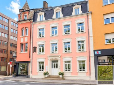 À vendre, Appartement 3 chambres rénové à Esch sur Alzette, 470.000 €

Benjamin Invest Sàrl vous propose à la vente ce bel appartement d'une surface de 80,54 m², idéalement situé à Esch sur Alzette.

Entièrement rénové et prêt à emménager, ce bien offre une distribution fonctionnelle et de beaux volumes, avec une finition moderne et sobre.

L'appartement se compose de :
    Un hall d'entrée
    Un spacieux séjour / espace de vie
    Une cuisine équipée ouverte ou semi-ouverte sur l'espace de vie
    3 chambres à coucher
    Une salle de bains moderne avec douche, WC et meuble lavabo
    Plusieurs espaces de rangement
    De grandes fenêtres apportant une belle luminosité naturelle

Le logement bénéficie notamment de sols modernes, murs fraîchement peints, chauffage, fenêtres à double vitrage et d'une salle de bains rénovée.

La cuisine, aux lignes contemporaines, est équipée de meubles blancs, d'un plan de travail noir et d'électroménager intégré.
Les points forts

    Surface habitable : 80,54 m²
    3 chambres
    Appartement rénové
    Cuisine équipée
    Salle de bains moderne
    Belle luminosité
    Chauffage central
    Immeuble de caractère
    Situation centrale à Esch-sur-Alzette
    Idéal pour une famille ou pour un investissement locatif

Prix de vente : 470.000 €

Esch sur Alzette
Pour plus d'informations ou pour organiser une visite, veuillez contacter Benjamin Invest Sàrl.

À visiter sans tarder.

For Sale: Renovated 3-Bedroom Apartment in Esch-sur-Alzette, €470,000

Benjamin Invest Sàrl is pleased to offer for sale this beautiful apartment with a floor area of 80.54 m², ideally located in Esch-sur-Alzette.

Fully renovated and ready to move in, this property features a functional layout and spacious rooms, with modern, understated finishes.

The apartment consists of:
    An entryway
    A spacious living room / living area
    A fully equipped kitchen that is open or semi-open to the living area
    3 bedrooms
    A modern bathroom with a shower, toilet, and vanity
    Ample storage space
    Large windows providing plenty of natural light

The apartment features modern flooring, freshly painted walls, heating, double-glazed windows, and a renovated bathroom.

The kitchen, with its contemporary design, is equipped with white cabinets, a black countertop, and built-in appliances.
Key features

    Living area: 80.54 m²
    3 bedrooms
    Renovated apartment
    Fully equipped kitchen
    Modern bathroom
    Abundant natural light
    Central heating
    Characterful building
    Central location in Esch-sur-Alzette
    Ideal for a family or as a rental investment

Asking price: €470,000

Esch-sur-Alzette
For more information or to schedule a viewing, please contact Benjamin Invest Sàrl.

Don't miss this opportunity?view it today.