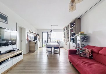 L’agence immobilière Immo-Contact vous propose à la vente ce superbe appartement de ± 98 m², construit en 1981, comprenant 2 chambres, une terrasse et un garage.
Situé au 3ème étage, cet appartement séduit par ses beaux volumes, sa belle luminosité et sa superbe vue dégagée. 

À proximité immédiate des commerces, restaurants, écoles, transports en commun et de toutes les commodités, ce bien est idéalement situé à Remich.

L’appartement se compose comme suit :

- Hall d’entrée avec placard encastré
- Salon avec espace salle à manger et accès à la terrasse exposée Sud-Est offrant une superbe vue dégagée
- Cuisine équipée séparée
- 2 chambres à coucher
- Salle de bains avec douche et WC

Un garage ainsi qu’une cave viennent compléter ce bien.

À savoir :

Parking gratuit dédié aux visiteurs

Pour toutes informations complémentaires ou pour organiser une visite, contactez-moi au +352 621 391 355.

Estimation de votre bien (sous 48h), contactez-nous au +352 26 311 992 ou sur [info@immocontact.lu](mailto:info@immocontact.lu).